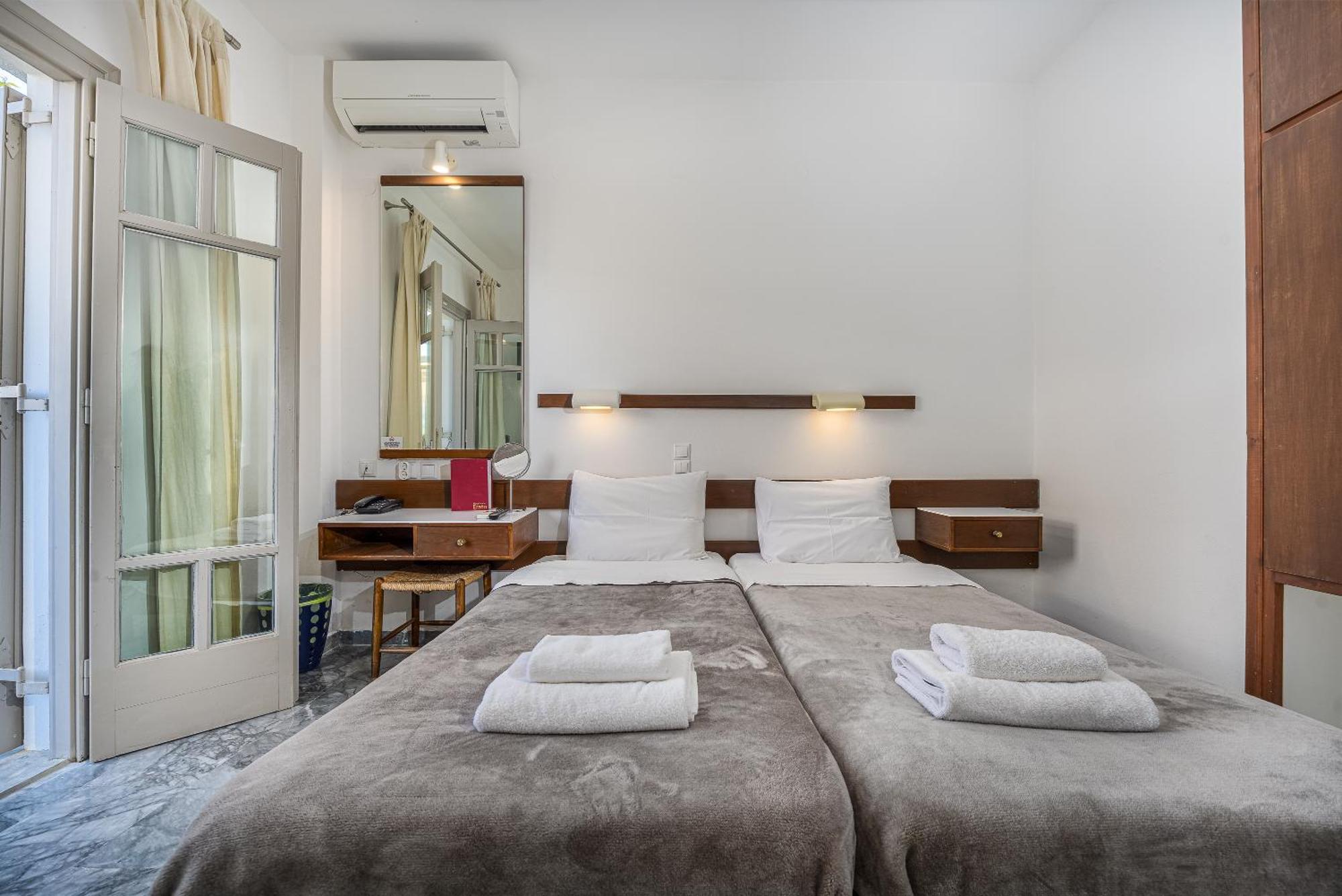 Erato Hotel Agia Marina  Esterno foto
