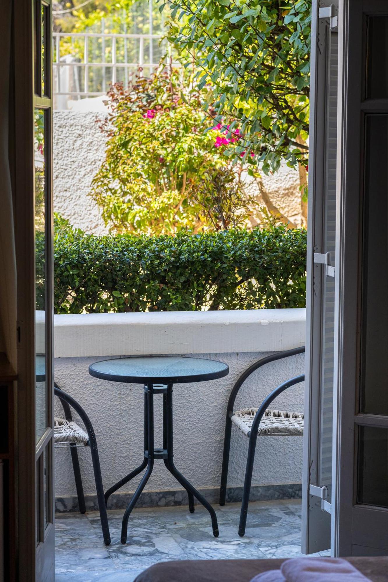Erato Hotel Agia Marina  Esterno foto