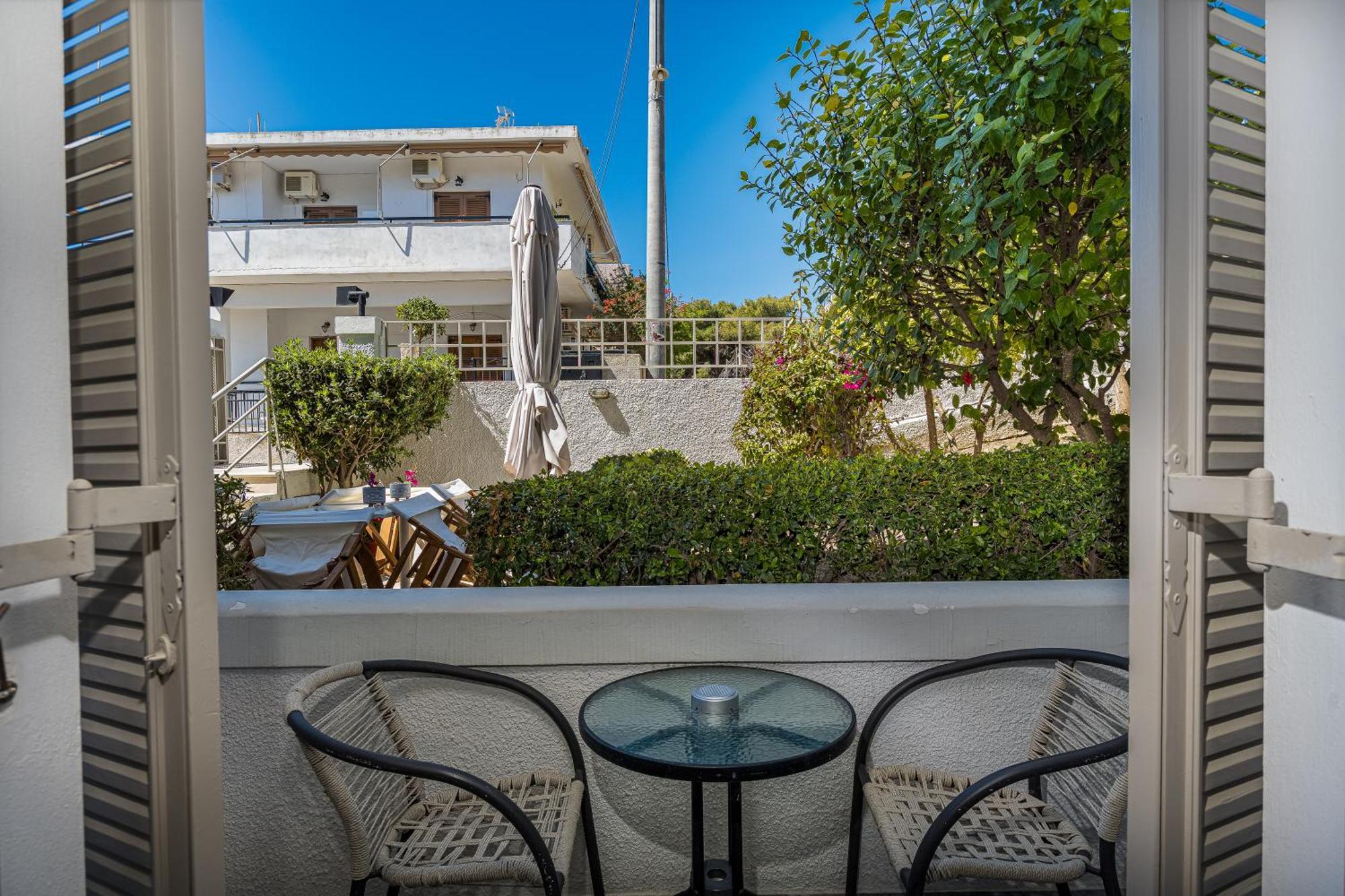 Erato Hotel Agia Marina  Esterno foto